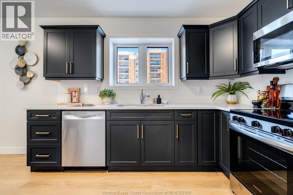 4 - 4 BRUCE AVENUE Image 3