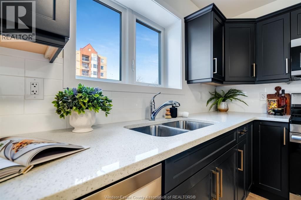 4 - 4 BRUCE AVENUE Image 6