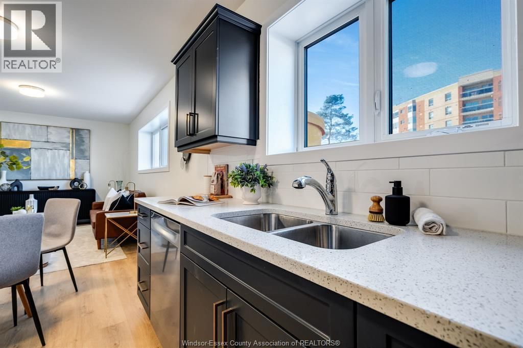 4 - 4 BRUCE AVENUE Image 7