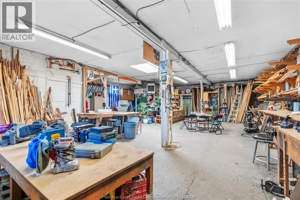 2628 TECUMSEH ROAD EAST Image 11