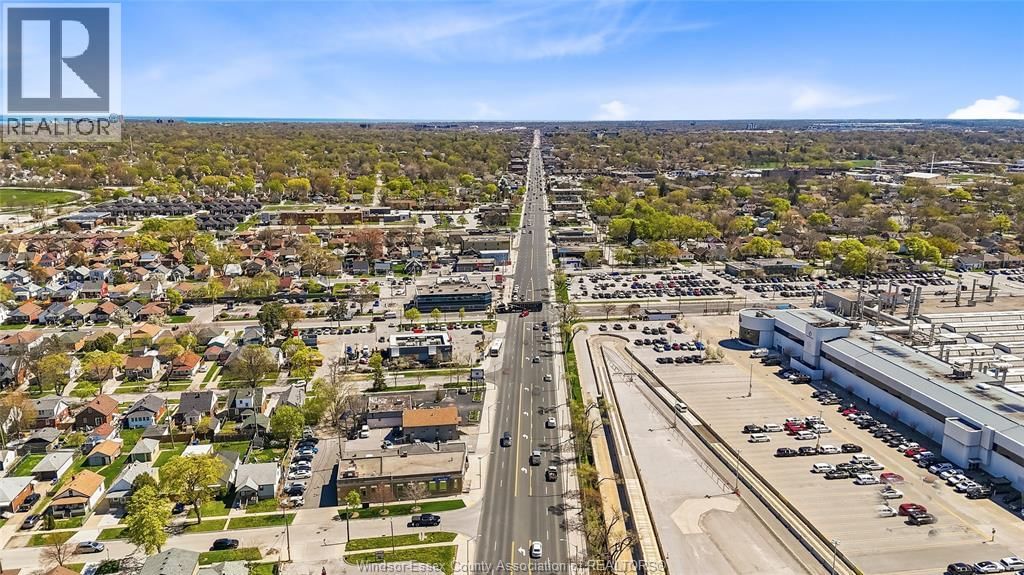 2628 TECUMSEH ROAD EAST Image 18