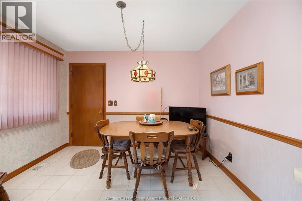 4675 HURON CHURCH LINE Image 11