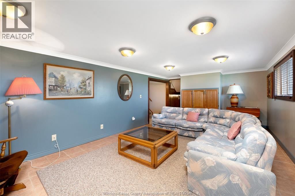 4675 HURON CHURCH LINE Image 22