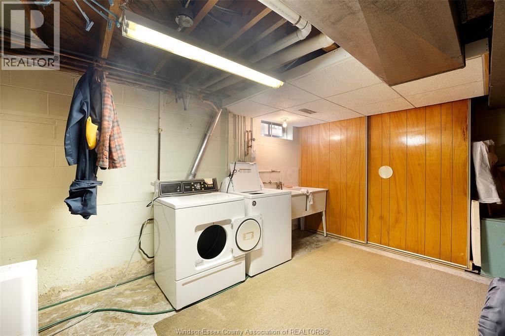 4675 HURON CHURCH LINE Image 24