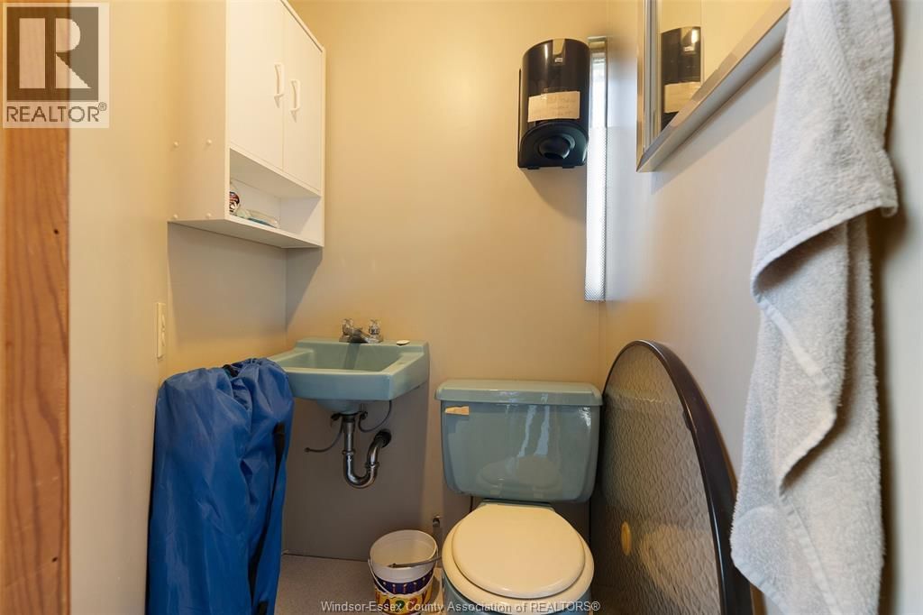 4675 HURON CHURCH LINE Image 31