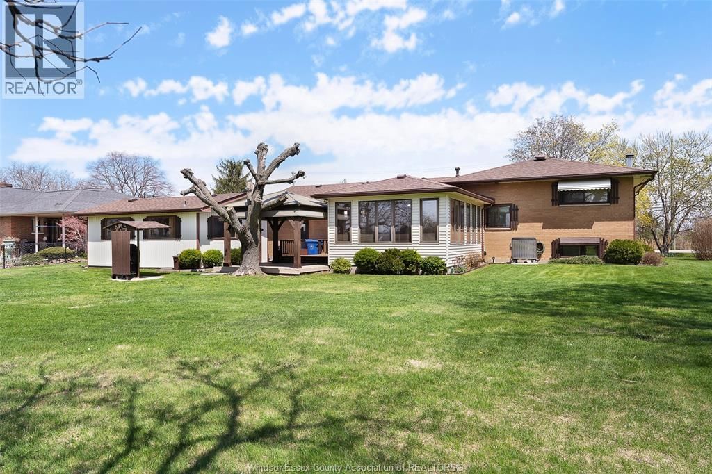 4675 HURON CHURCH LINE Image 33