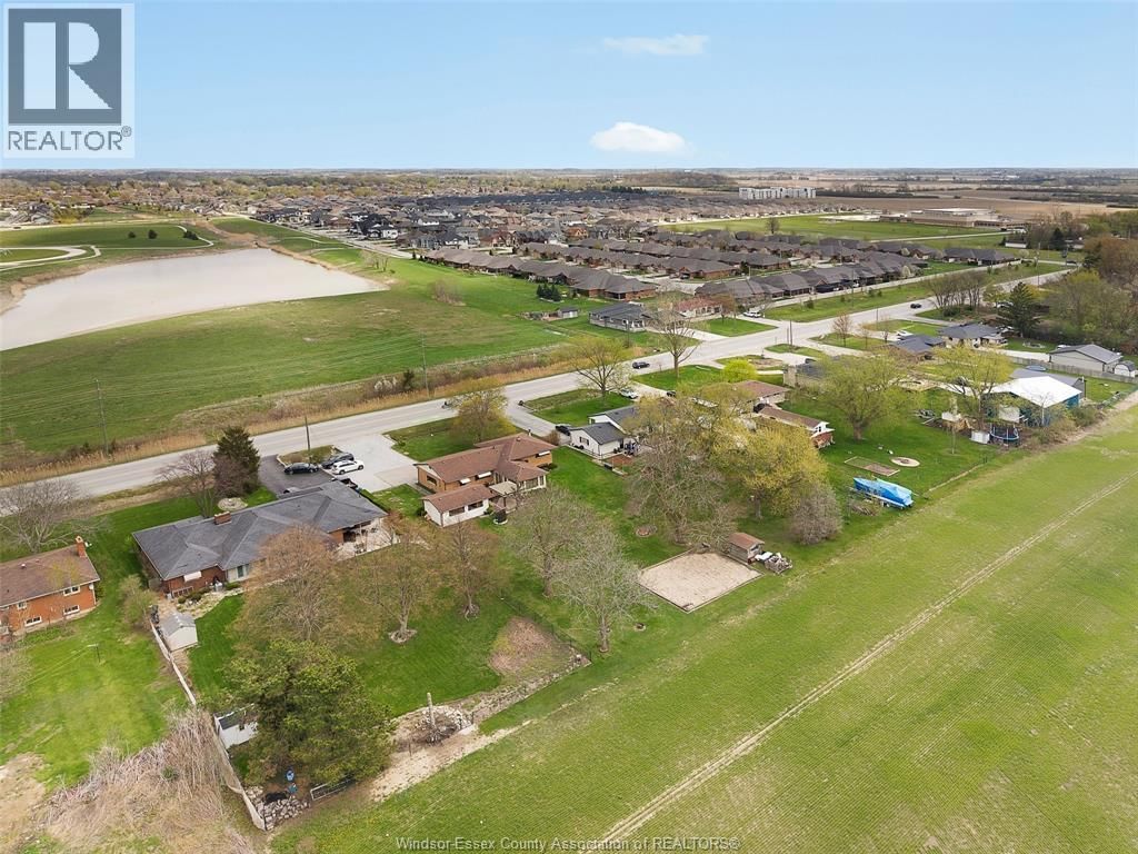 4675 HURON CHURCH LINE Image 39