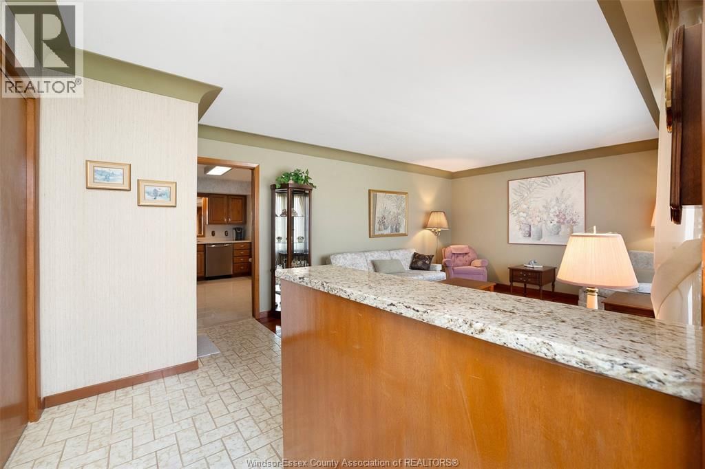 4675 HURON CHURCH LINE Image 4