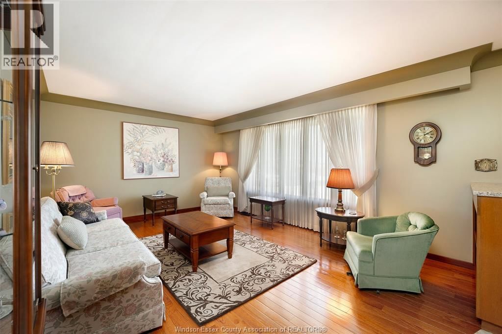 4675 HURON CHURCH LINE Image 6