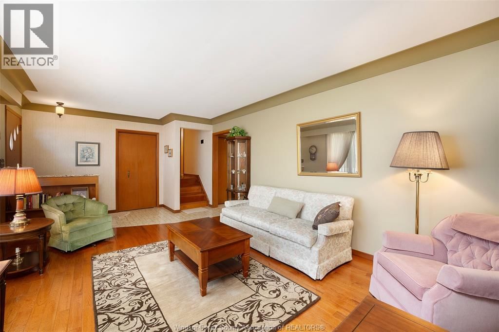 4675 HURON CHURCH LINE Image 7