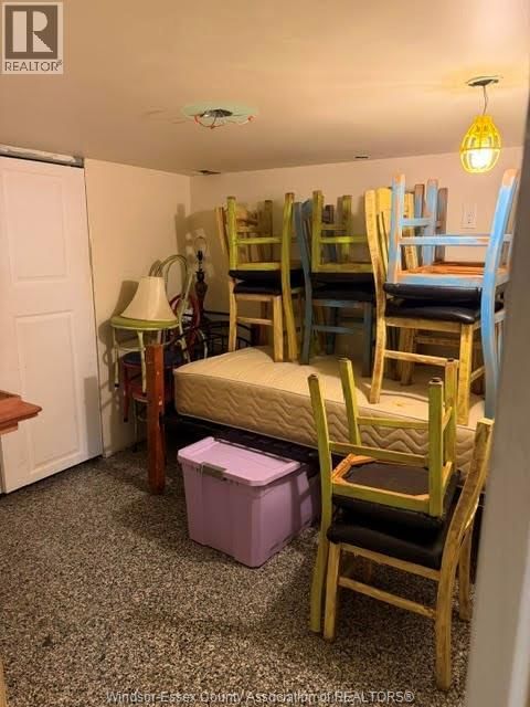 914 ERIE STREET EAST Image 16