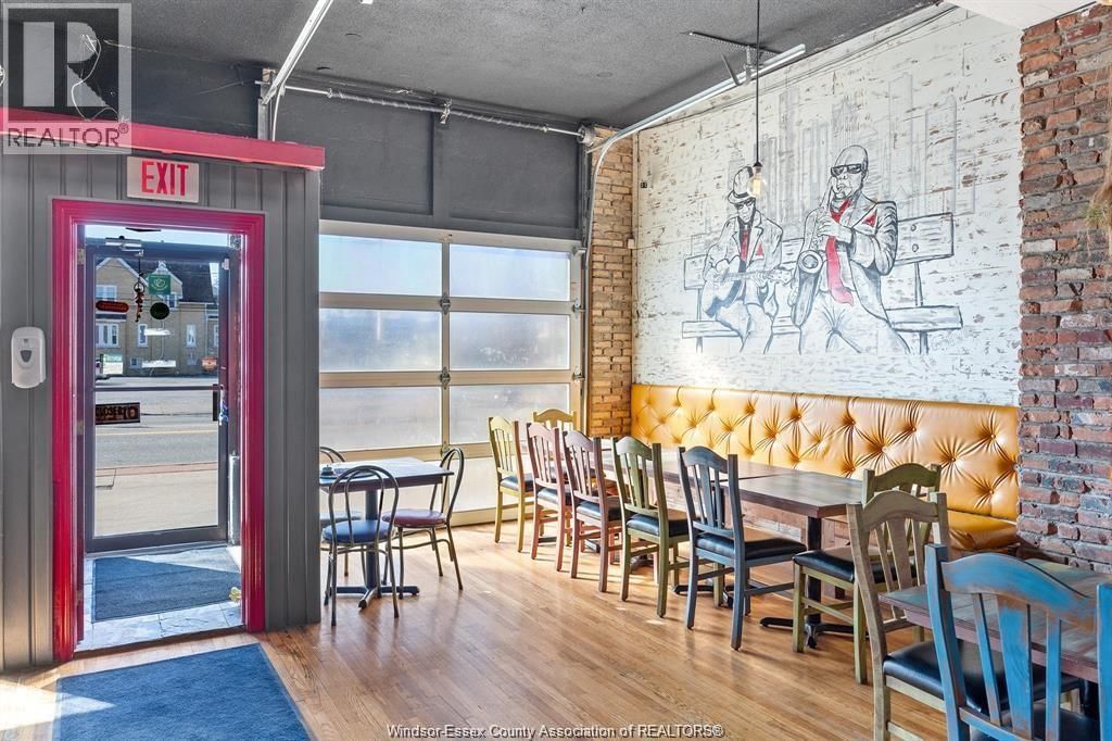 914 ERIE STREET EAST Image 4