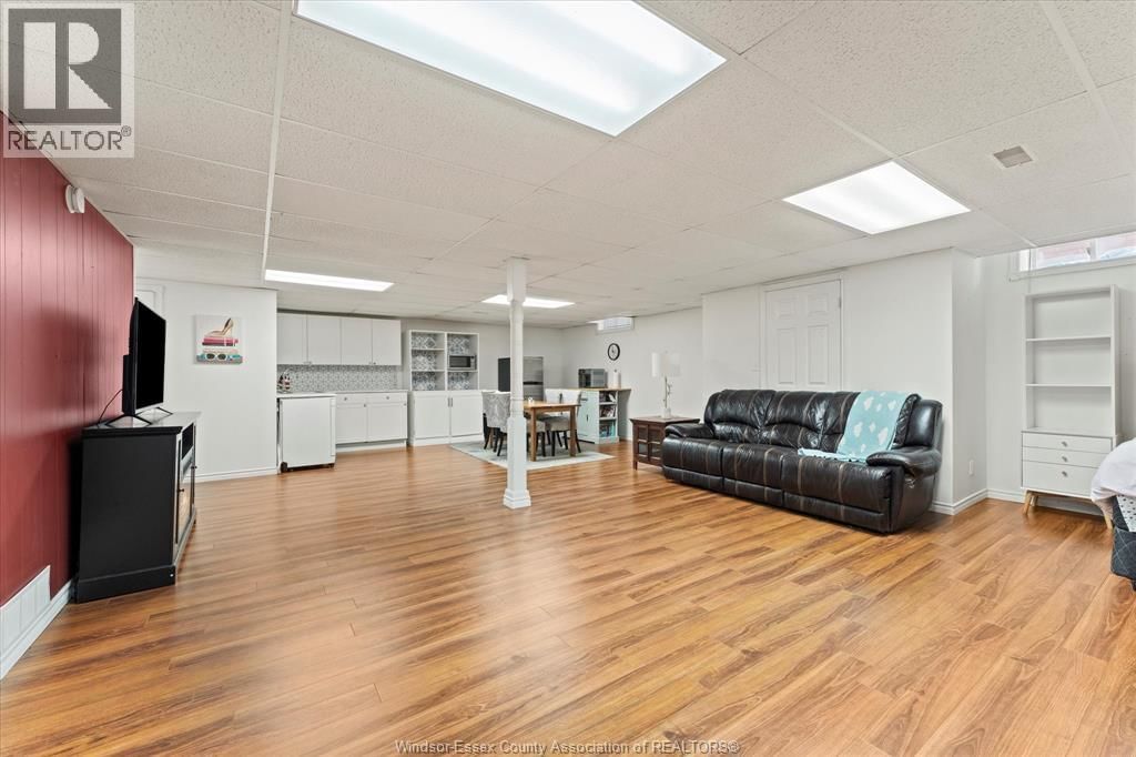 22 ROGER STREET Image 19