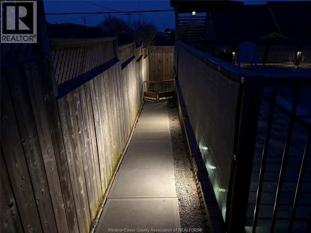 22 ROGER STREET Image 33