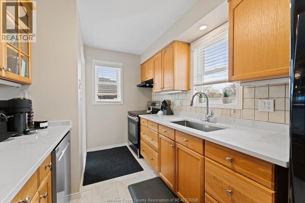 2661 RANDOLPH AVENUE Image 12