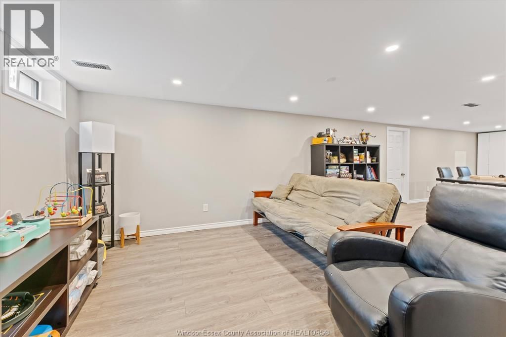 2661 RANDOLPH AVENUE Image 21