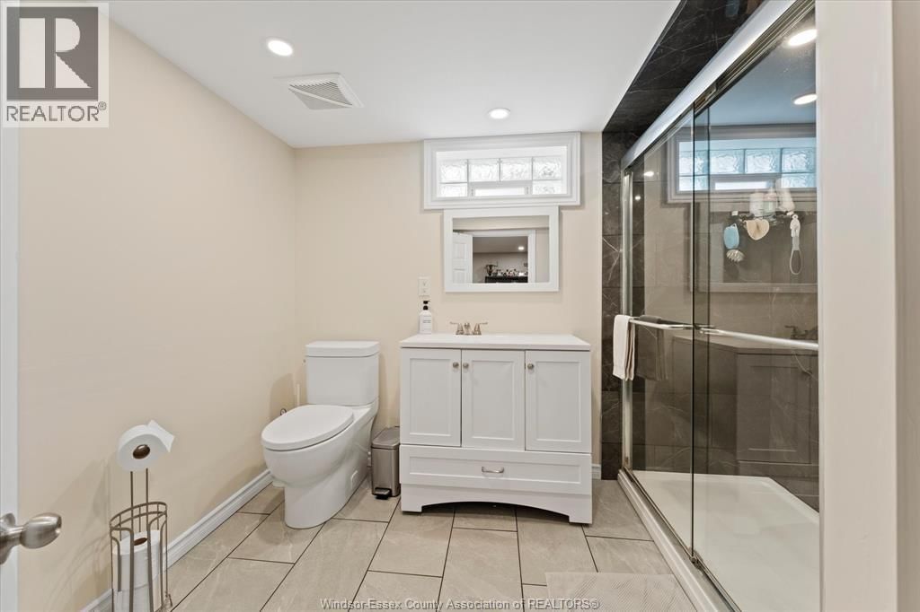 2661 RANDOLPH AVENUE Image 25