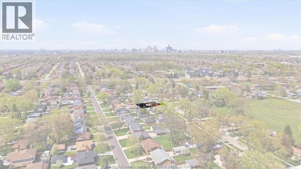 2661 RANDOLPH AVENUE Image 43