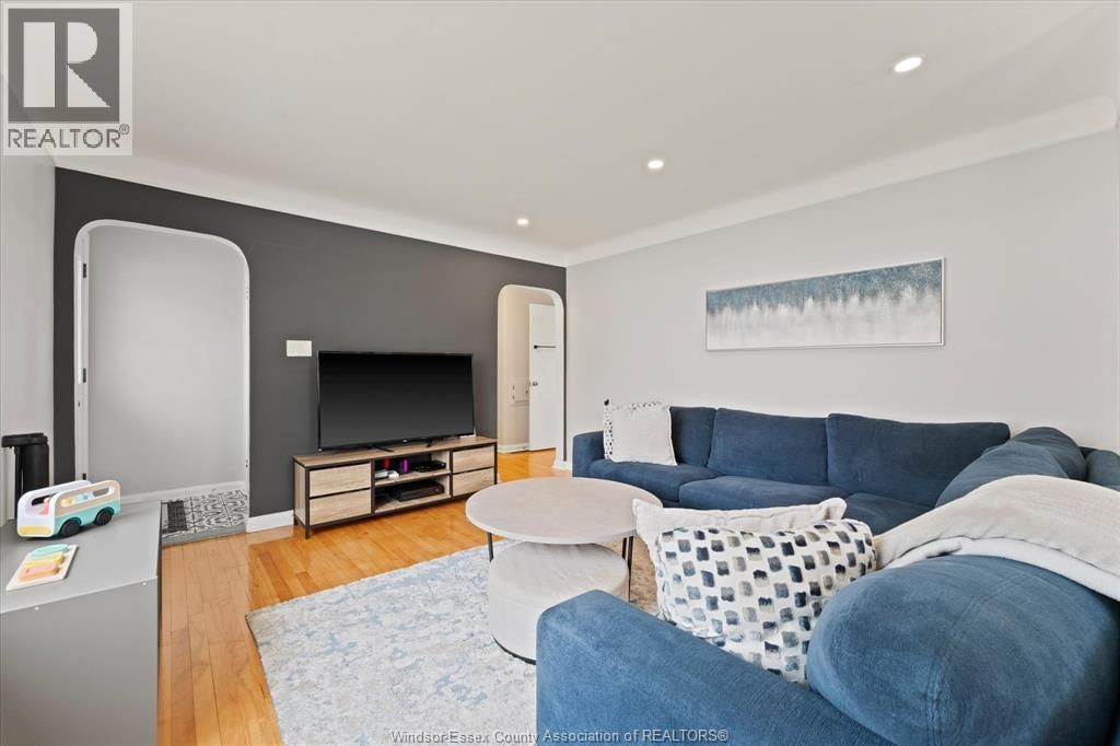 2661 RANDOLPH AVENUE Image 8