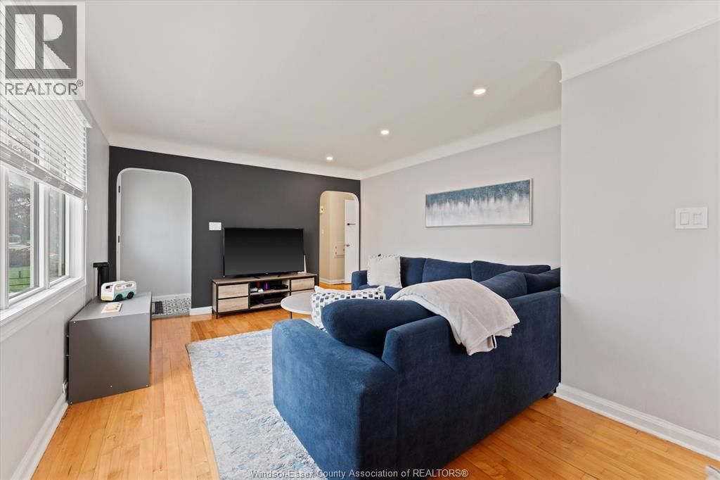 2661 RANDOLPH AVENUE Image 9