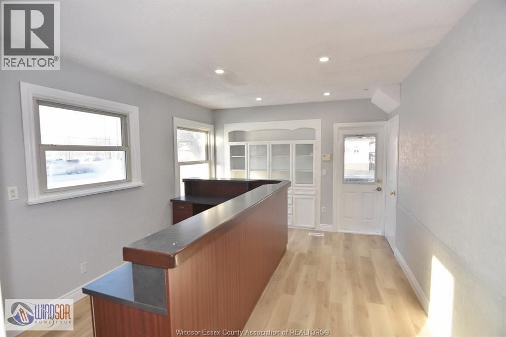 911 FRONT ROAD Image 11