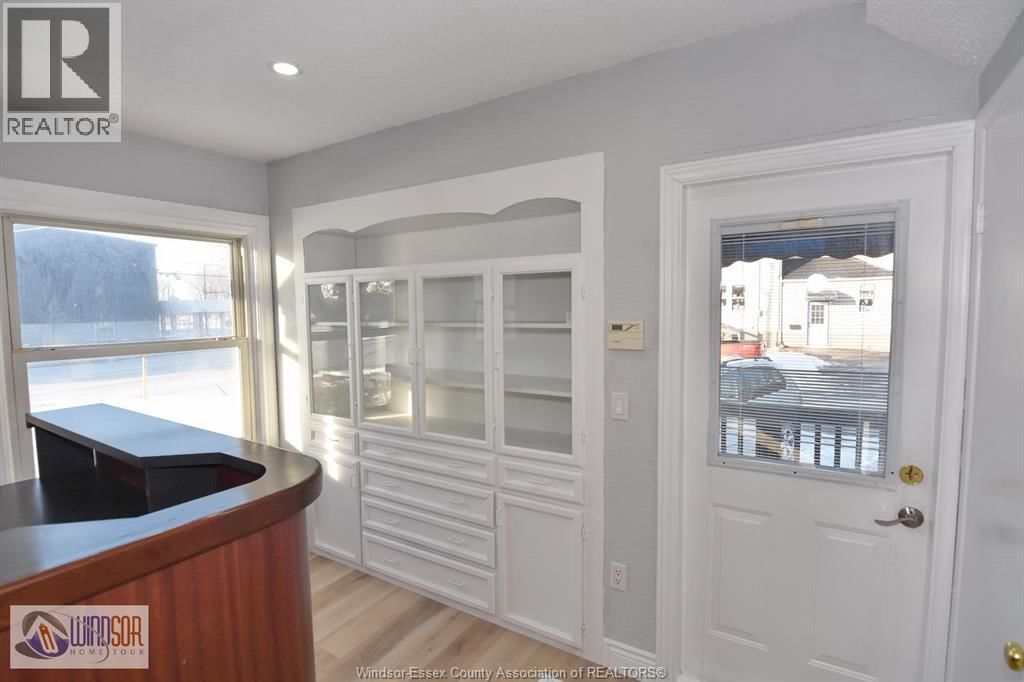 911 FRONT ROAD Image 12