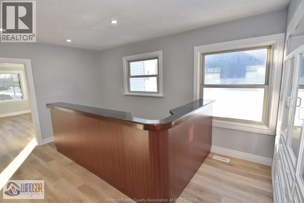 911 FRONT ROAD Image 13