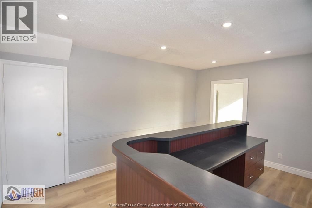 911 FRONT ROAD Image 14