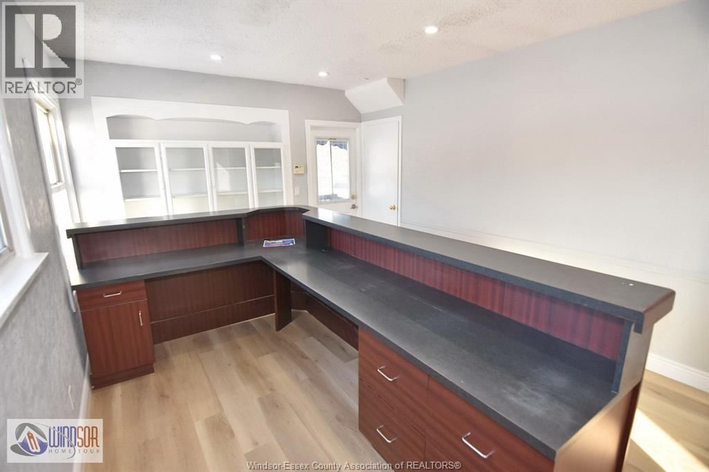 911 FRONT ROAD Image 15