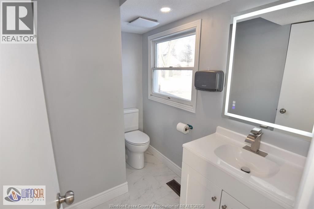 911 FRONT ROAD Image 18