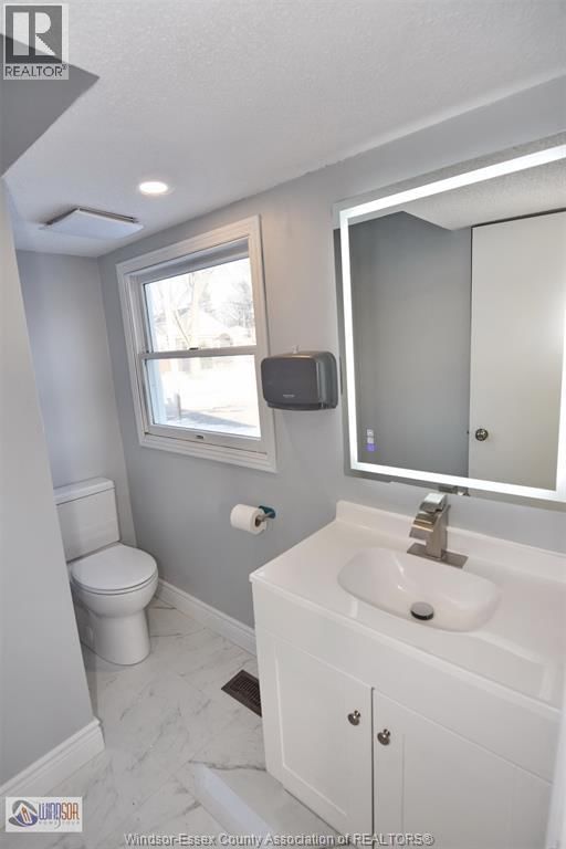 911 FRONT ROAD Image 19