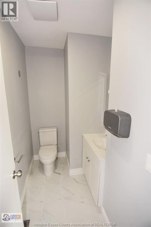 911 FRONT ROAD Image 22