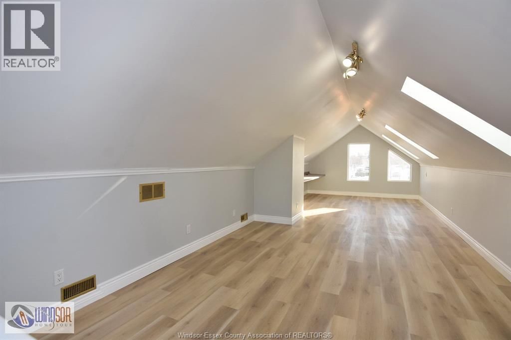 911 FRONT ROAD Image 25