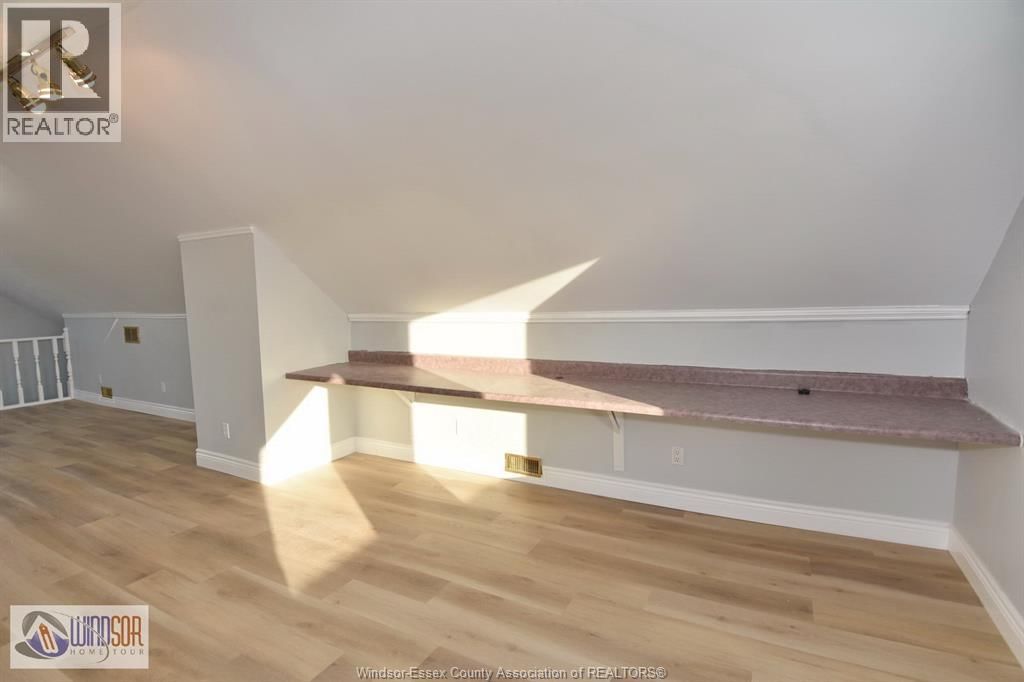 911 FRONT ROAD Image 27