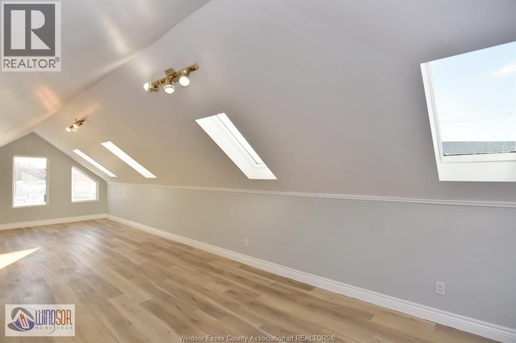 911 FRONT ROAD Image 31