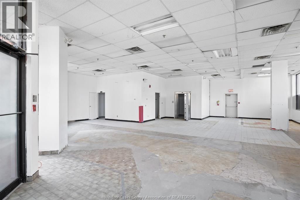 7 - 1 MAIN STREET WEST Image 16