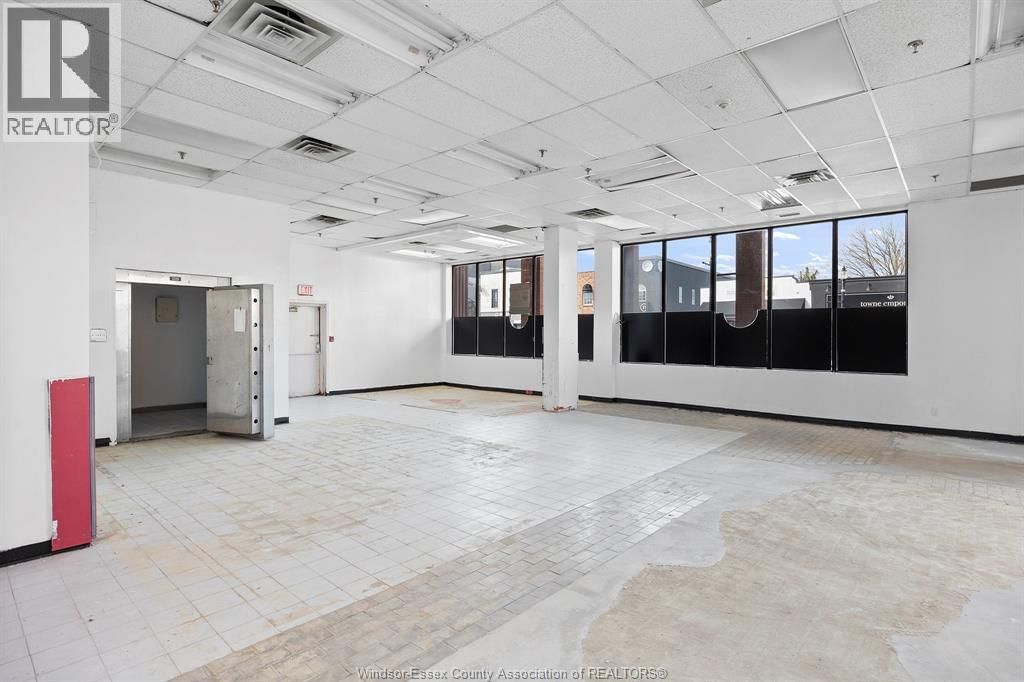 7 - 1 MAIN STREET WEST Image 17