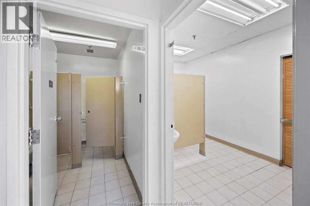 7 - 1 MAIN STREET WEST Image 21