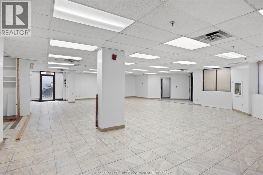 15 - 1 MAIN STREET WEST Image 18