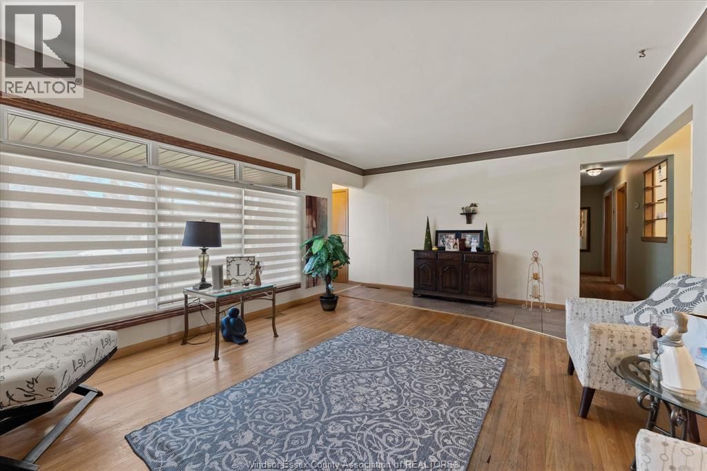 2840 AVONDALE AVENUE Image 9