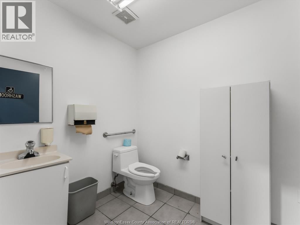 11865 COUNTY RD 42 Image 32