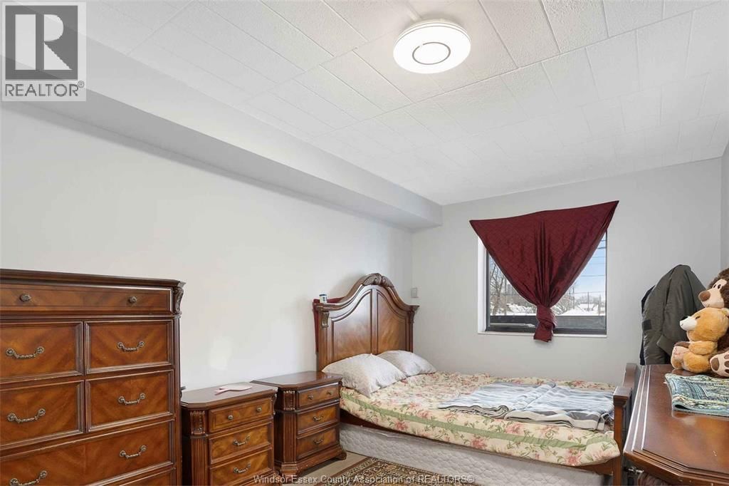 995 ELSMERE Image 16