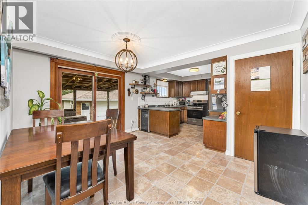 5369 WALKER ROAD Image 11