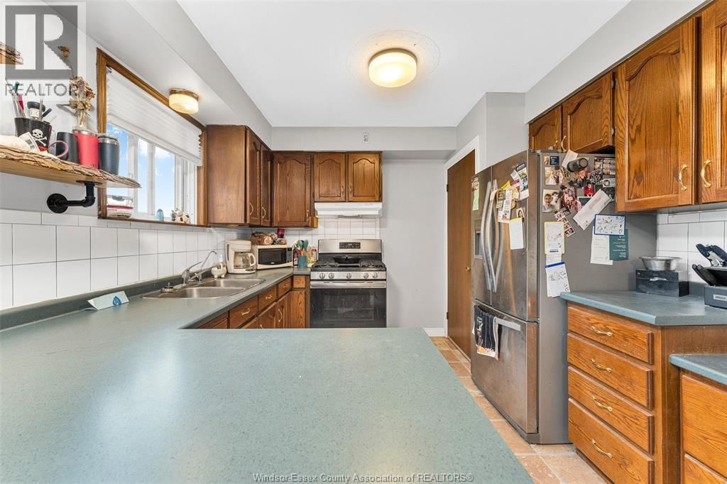 5369 WALKER ROAD Image 14