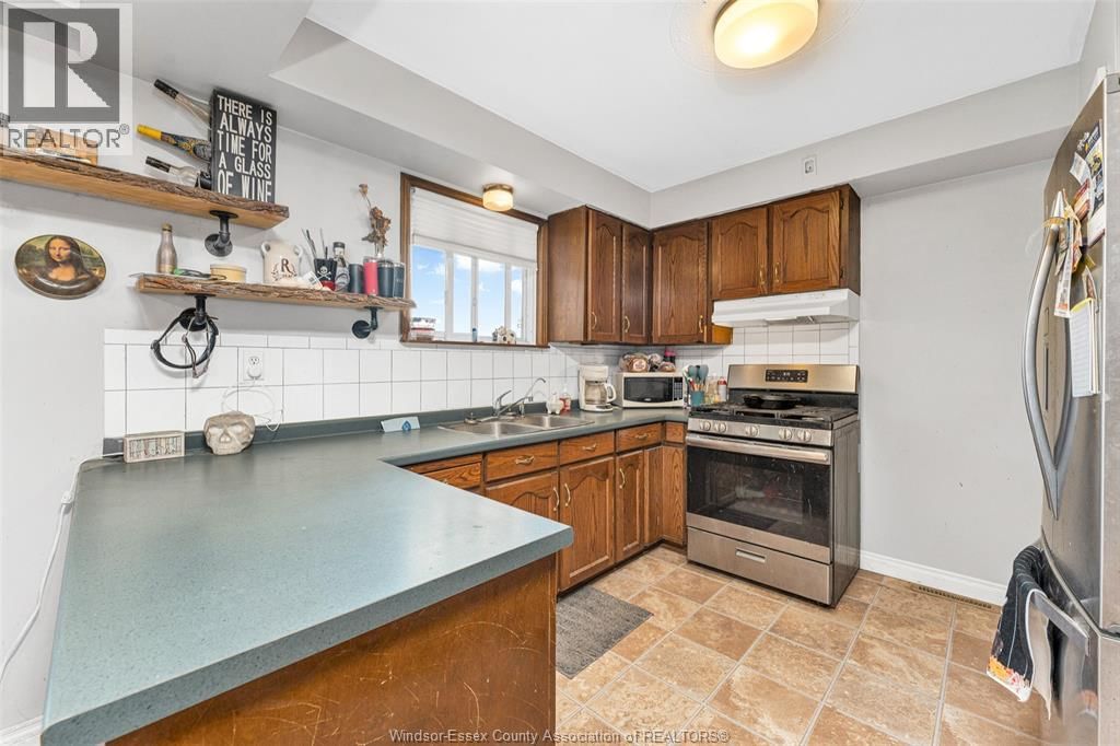 5369 WALKER ROAD Image 15