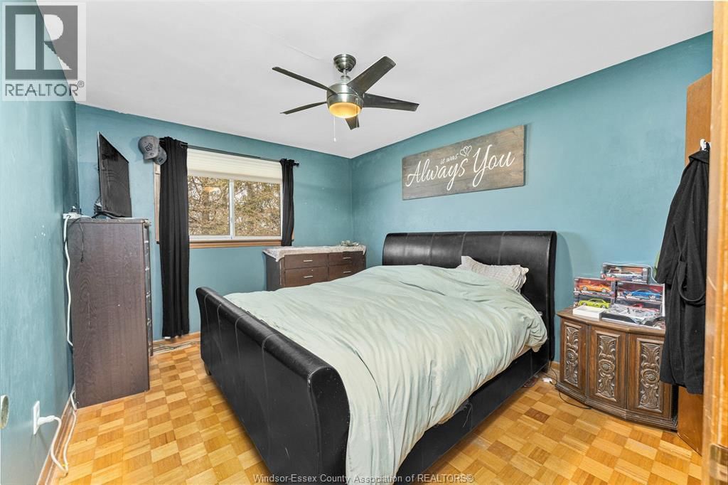 5369 WALKER ROAD Image 16