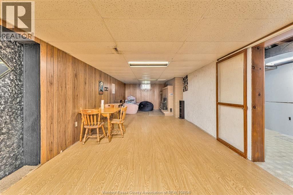 5369 WALKER ROAD Image 21