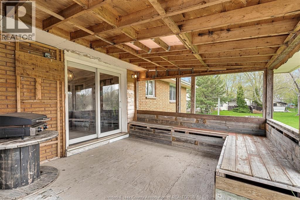 5369 WALKER ROAD Image 27