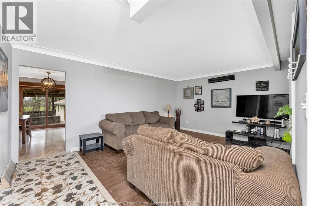 5369 WALKER ROAD Image 7