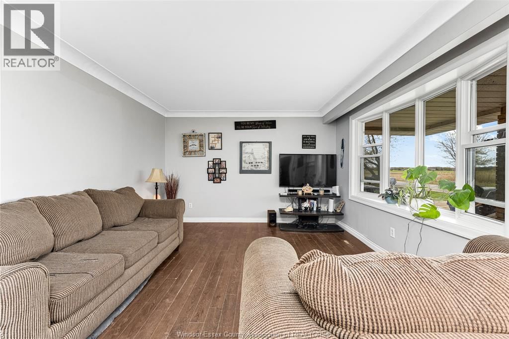 5369 WALKER ROAD Image 8